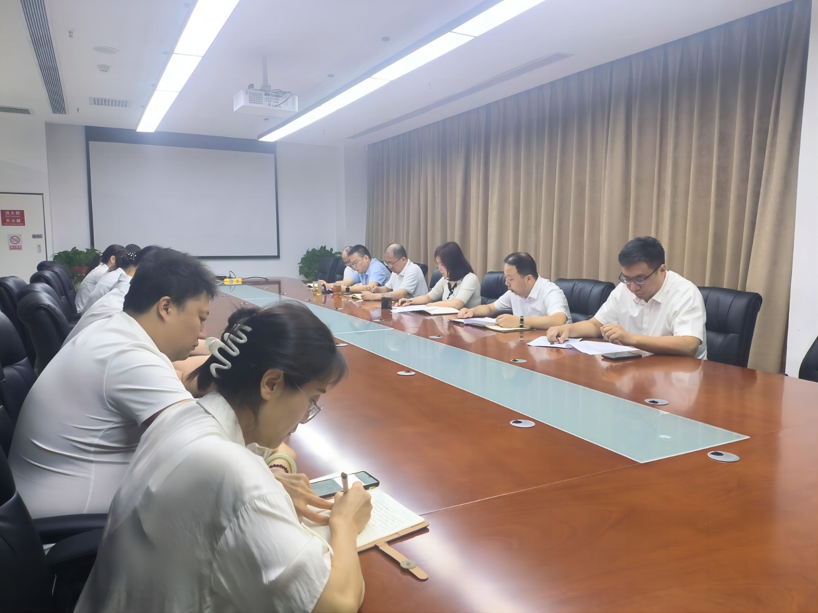 16916367654566950S0X.jpg ¡¾ÖÇÐŹ«Ë¾ÕÙ¿ª×ª´ïѧϰ¼¯ÍÅ¡°Èý¸öÄꡱÔ˶¯Íƽø»á¾«ÉñרÌâ¾Û»á¡¿.jpg